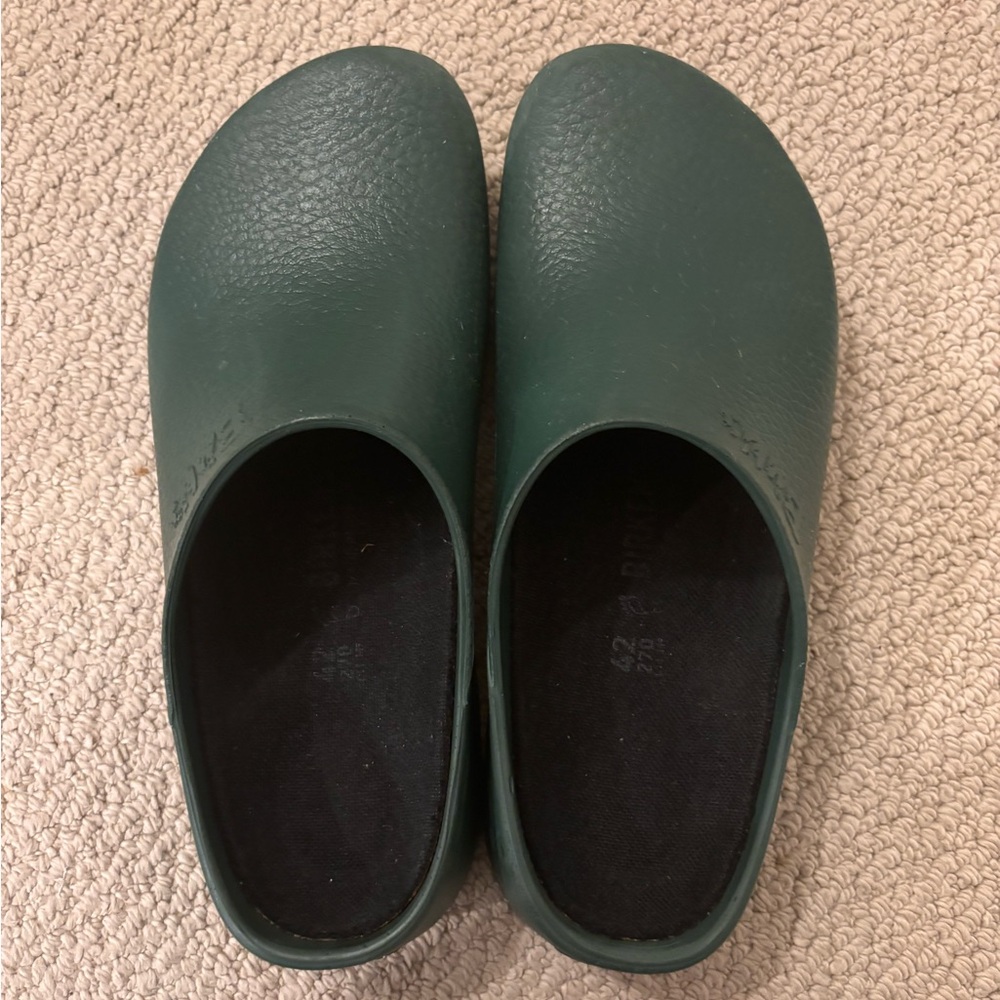 Super Birki’s Forest Green Slip-On Clogs